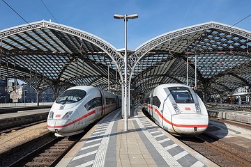 ICE 3 - Baureihe 403 und ICE 4 - Baureihe 412 im Hbf Köln